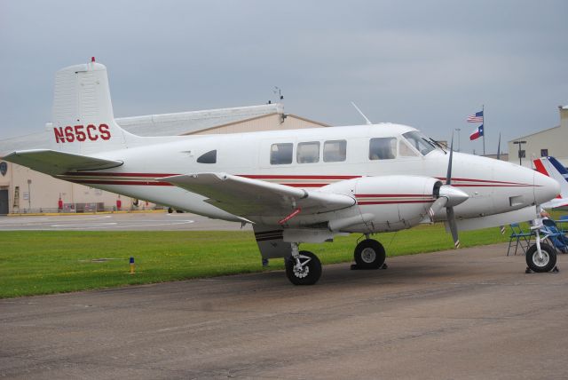 Beechcraft Queen Air (65) (N65CS) - A 1961 Beech 65 Queen Air at KHOU.