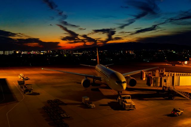 Boeing 777-200 (JA773J)