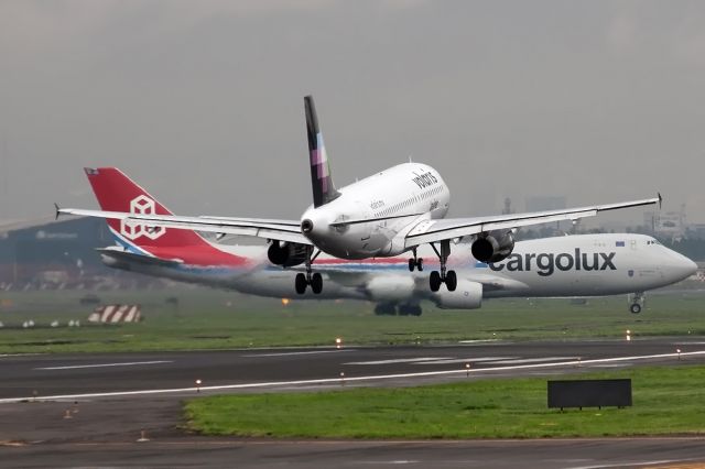 Airbus A319 (XA-VOJ)