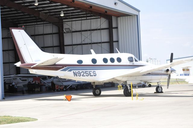 Beechcraft King Air 90 (N925ES)