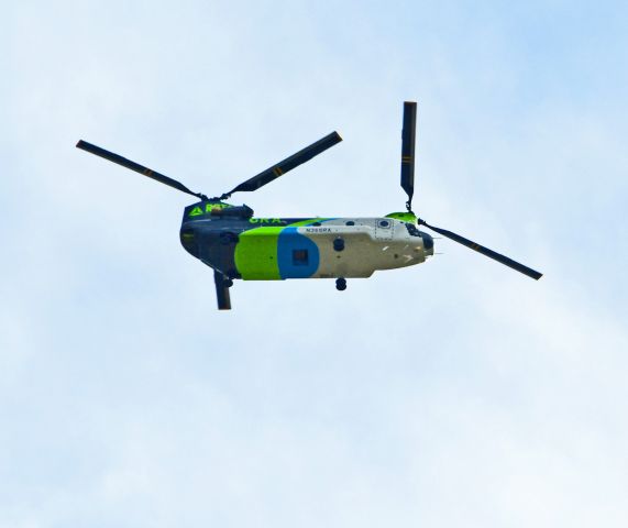 Boeing CH-47 Chinook (N366RA) - PGA West Stadium Course 18th Hole