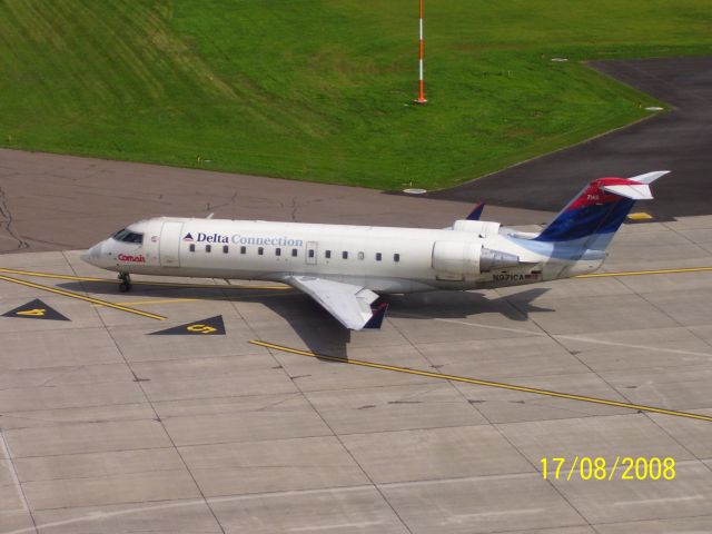 Canadair Regional Jet CRJ-100 (N971CA)