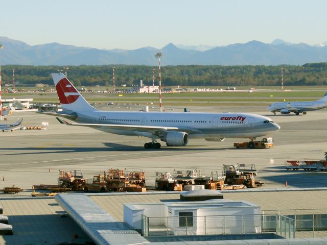 Airbus A330-300 (I-EEZB)