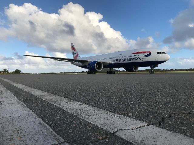 Boeing 777-200 (G-VIIP)