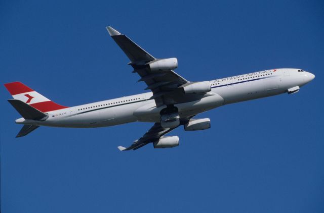 Airbus A340-300 (OE-LAK) - Departure at Narita Intl Airport Rwy16R on 1997/11/24