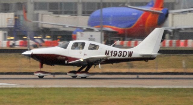 Cessna 350 (N193DW)
