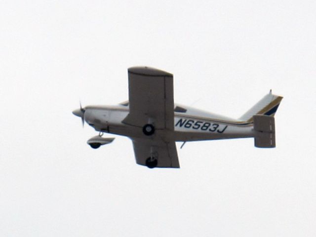 Piper Cherokee (N6583J) - Take off runway 26.