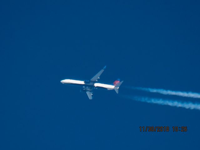 Boeing 737-900 (N853DN)