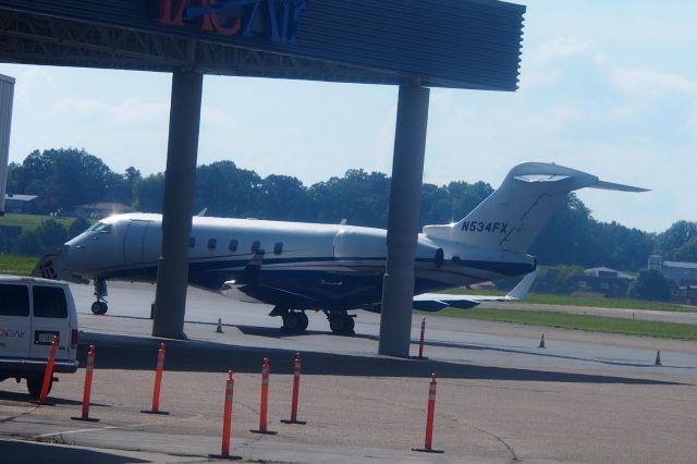 Bombardier Challenger 300 (N534FX)