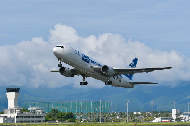 BOEING 767-300 (JA604A)