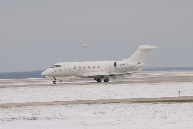 Bombardier Challenger 300 (KCE1) - C-FKCI