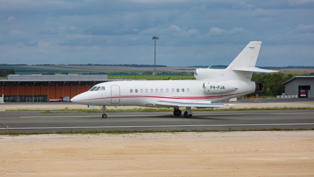 Dassault Falcon 900 (P4-FJA)