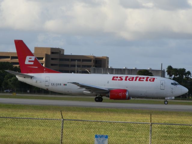 BOEING 737-300 (XA-GGB)