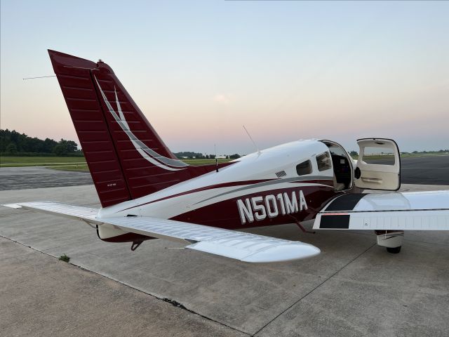 Piper Cherokee (N501MA)