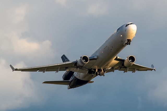 Boeing MD-11 (D-ALCD)