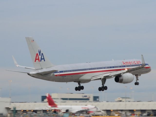 Boeing 757-200 (N192AN)