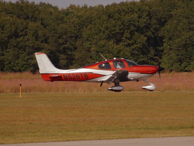 Cirrus SR-22 (N526TB) - Taken at Saratoga County Airport, NY on Aug.31,2017