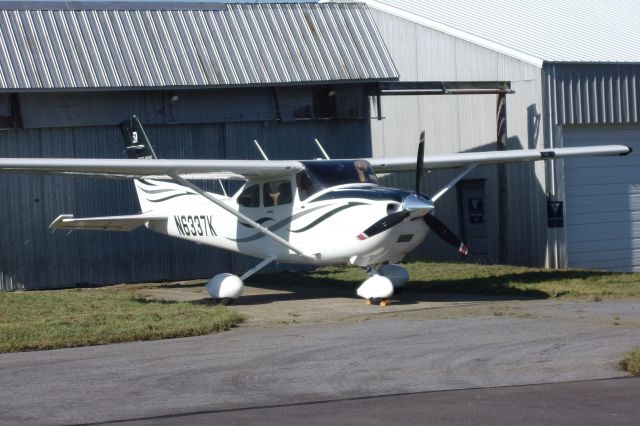 Cessna Skylane (N6337K)