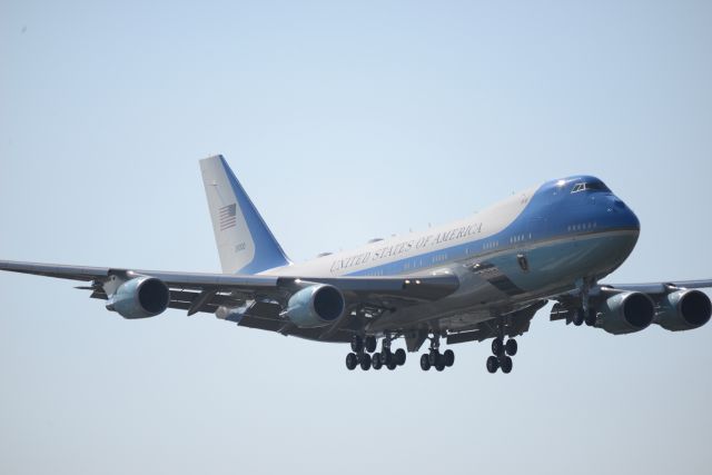 Boeing 747-200 (92-9000)