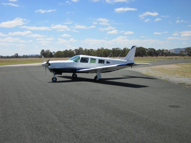 Piper Saratoga (VH-SUU)