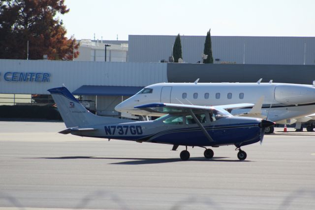 Cessna Skylane RG (N737GD)