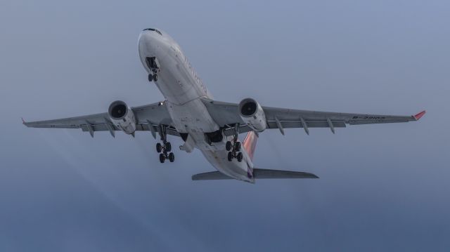 Airbus A330-300 (B-22102) - Trans Asia / Airbus A330-343Xbr /Jan.10.2016 Hakodate Airport [HKD/RJCH] JAPAN