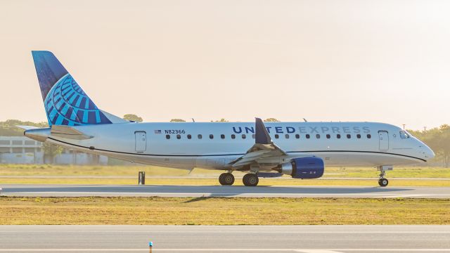 Embraer 175 (N82366)