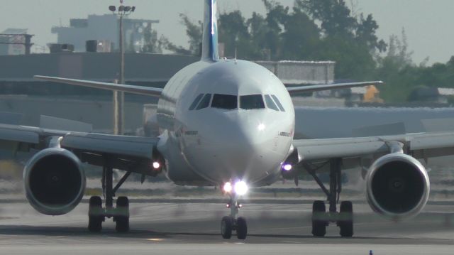 Airbus A321 (C-GEZX)