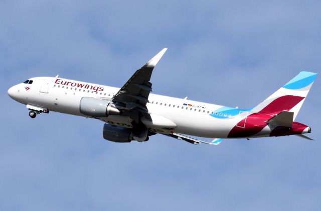 Airbus A320 (D-AEWF)