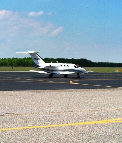 Cessna Citation Mustang (N1618L) - Taxi out of FBO