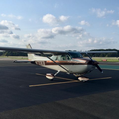 Cessna Skyhawk (N733EB)