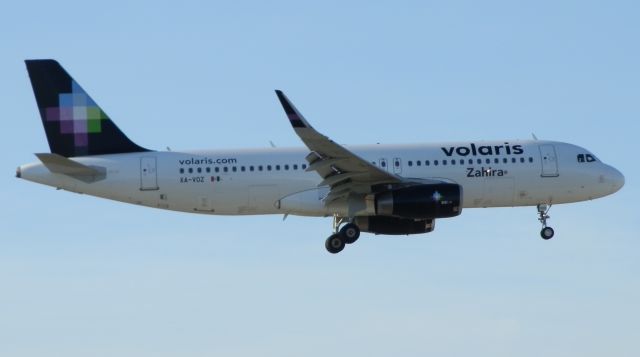 Airbus A320 (XA-VOZ) - Named"Zahira!"