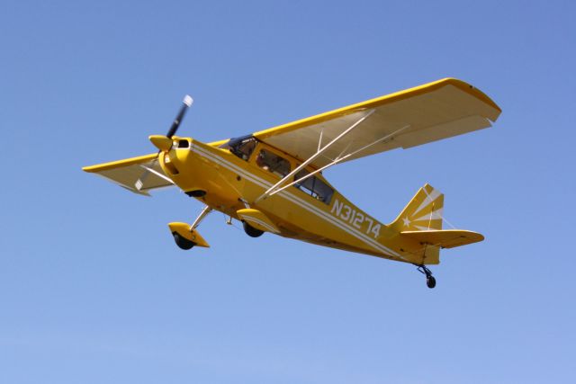 Cessna Skyhawk (N31274) - Bellanca Citabria (N31274) departs Buchan Airport