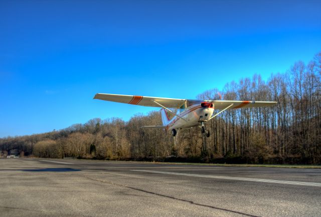 Cessna Skyhawk (N7328G) - N7328G take off from Combs Field in Paintsville, Kentucky.  Wade Smith Pilot