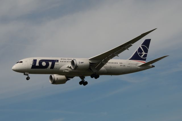 Boeing 787-8 (SP-LRC)