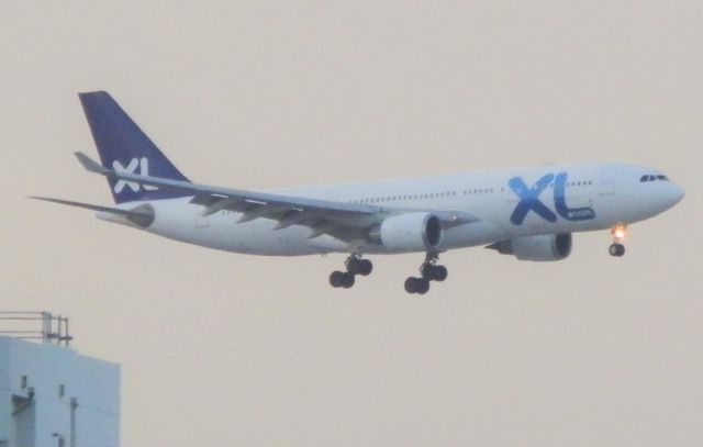 Airbus A330-200 (CS-TOP)