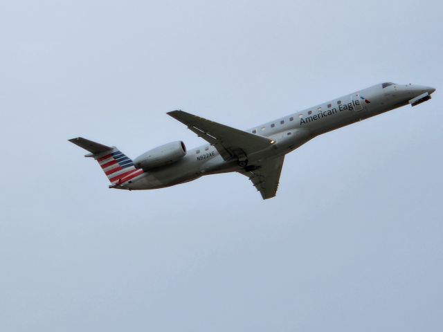 Embraer ERJ-145 (N922AE) - ENY 3308 taking off KCLE 24R for KORD 6/20/2022