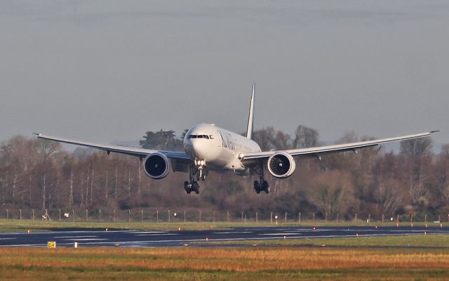 BOEING 777-300 (9K-AOM) - kuwait b777-369er 9k-aom about to land at shannon 18/12/17.