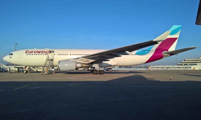 Airbus A330-200 (D-AXGF)