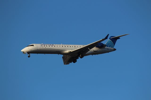 Canadair Regional Jet CRJ-700 (N504GJ) - Landing 28C