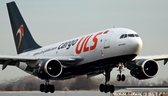 Airbus A310 (TC-VEL)