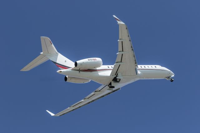 Bombardier Global 5000 (N101QS)