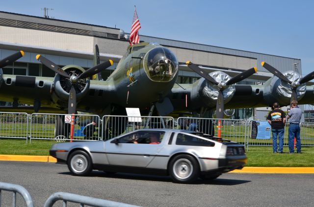 Boeing B-17 Flying Fortress (22-9782) - SERIOUSLY??!!