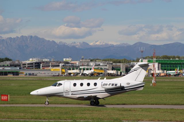 Beechcraft Premier 1 (9H-FWW)