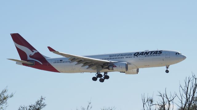 Airbus A330-200 (VH-EBD) - Airbus A330-202. Qantas VH-EBD, short final runway 06 YPPH 120719.