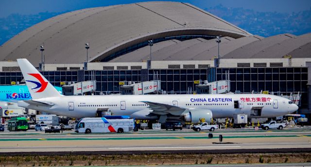 BOEING 777-300 (B-7881) - B-7881 China Eastern Airlines Boeing 777-39P(ER) s/n 43285 - Delivered May 2017 br /br /Los Angeles International Airport (IATA: LAX, ICAO: KLAX, FAA LID: LAX)br /Photo: TDelCorobr /September 2, 2017