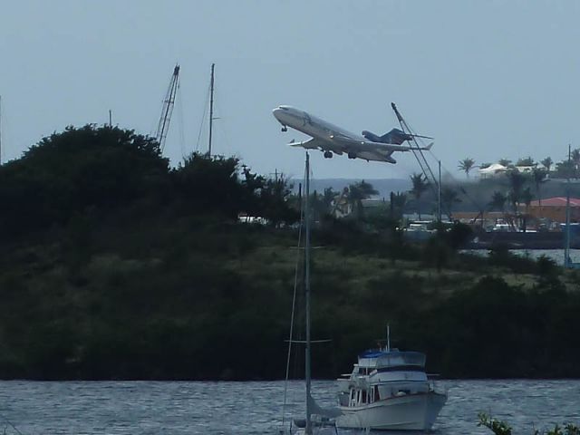 BOEING 727-200 —