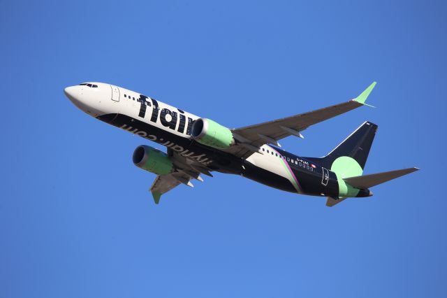 Boeing 737 MAX 8 (C-FLKC)