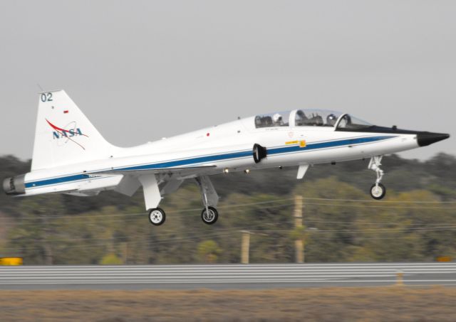 Northrop T-38 Talon (NASA902) - NASA902 landing RWY 18 in Tallahassee