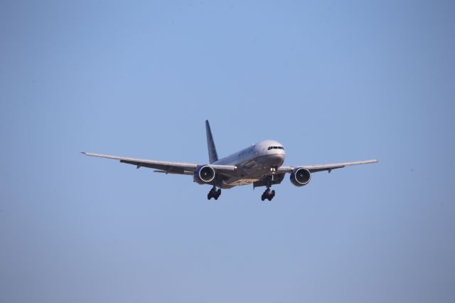 Boeing 777-200 (N224UA)